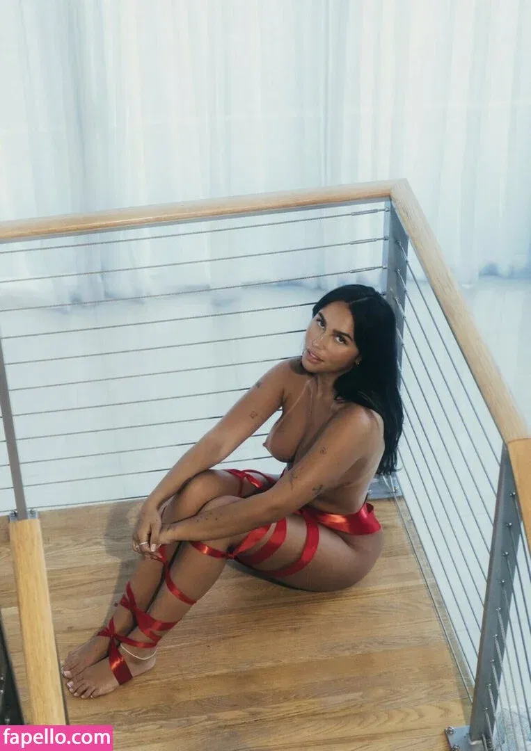 Claudia Tihan Onlyfans Photo Gallery 