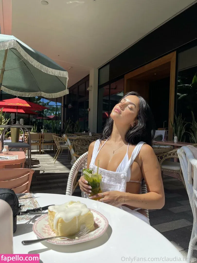 Claudia Tihan Onlyfans Photo Gallery 
