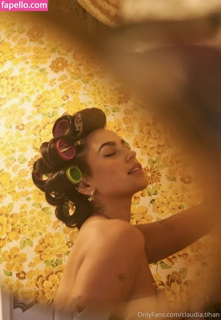 Claudia Tihan Onlyfans Photo Gallery 
