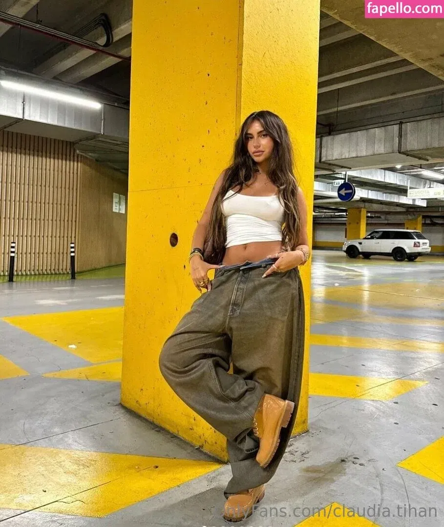 Claudia Tihan Onlyfans Photo Gallery 