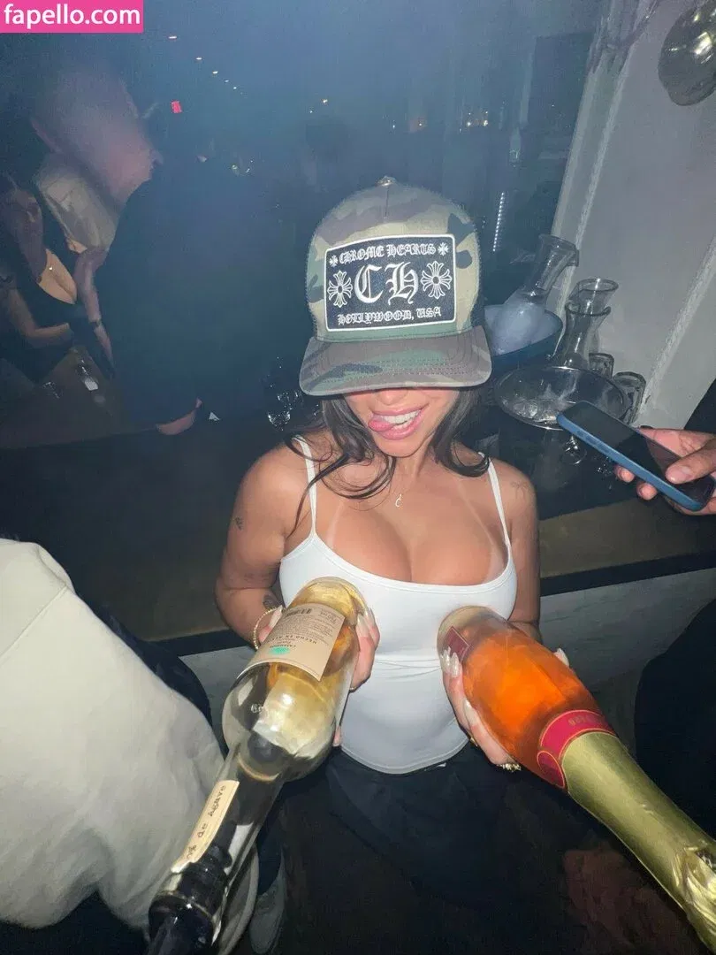 Claudia Tihan Onlyfans Photo Gallery 