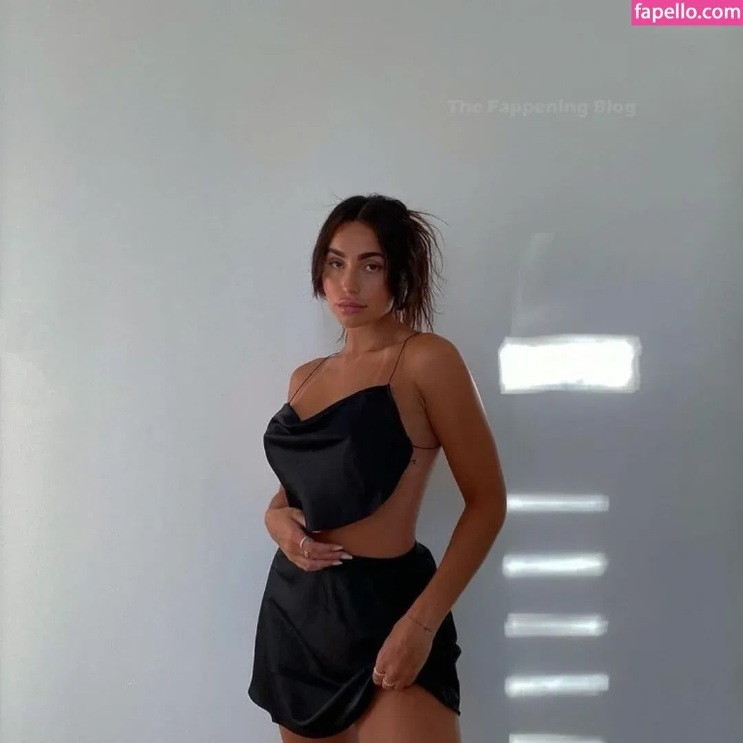 Claudia Tihan Onlyfans Photo Gallery 