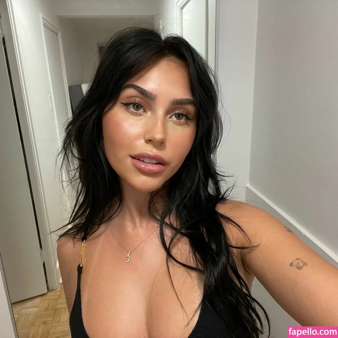 Claudia Tihan Onlyfans Photo Gallery 