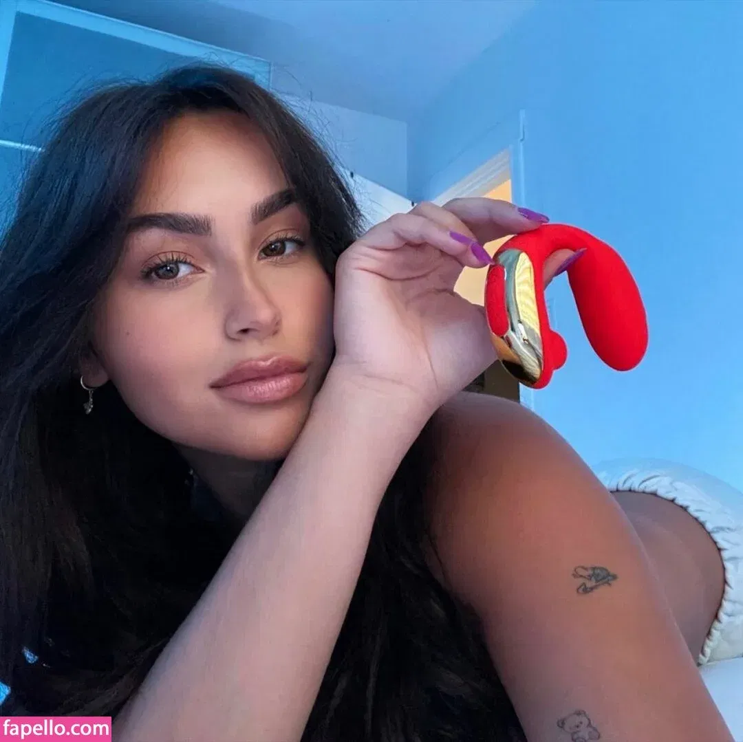 Claudia Tihan Onlyfans Photo Gallery 
