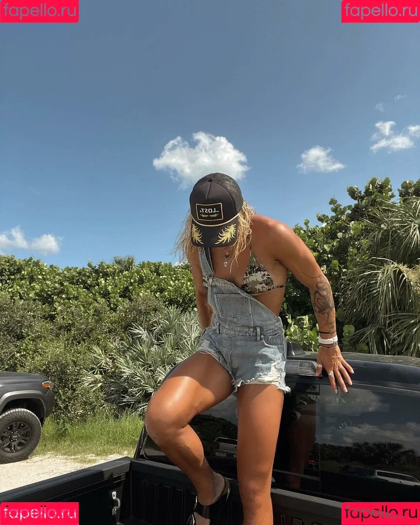 Sol Ruca Onlyfans Photo Gallery 
