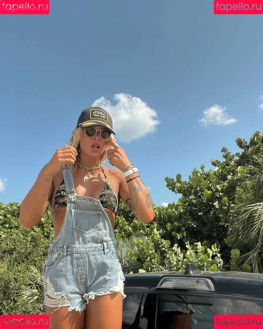 Sol Ruca Onlyfans Photo Gallery 