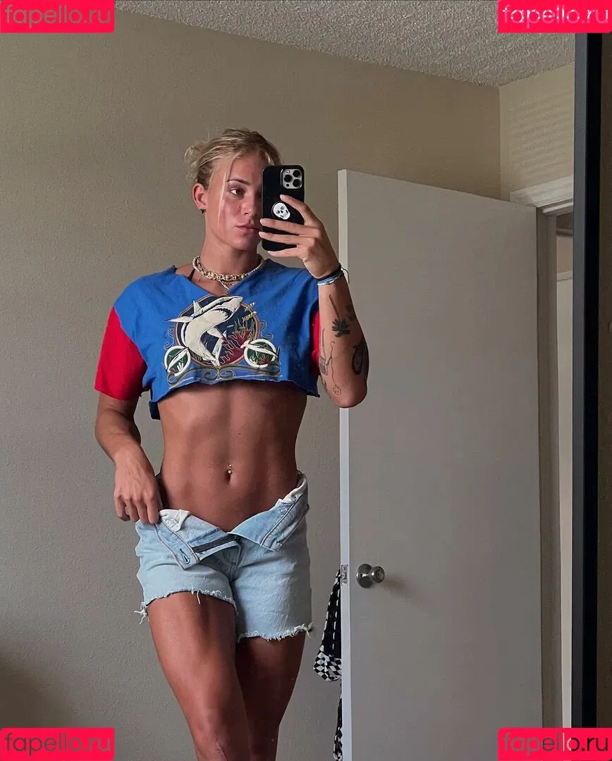 Sol Ruca Onlyfans Photo Gallery 
