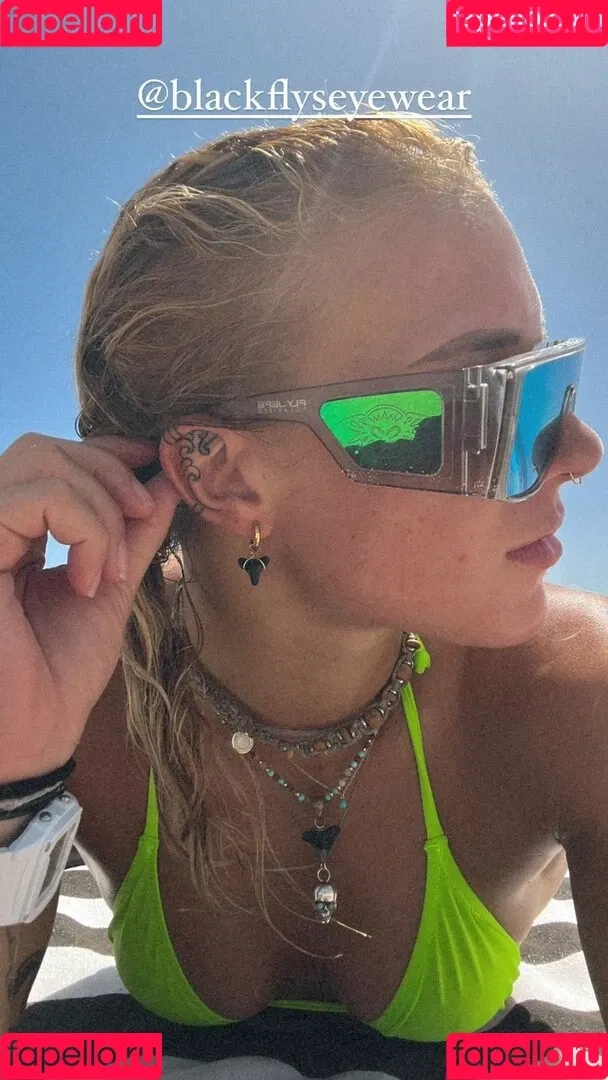 Sol Ruca Onlyfans Photo Gallery 