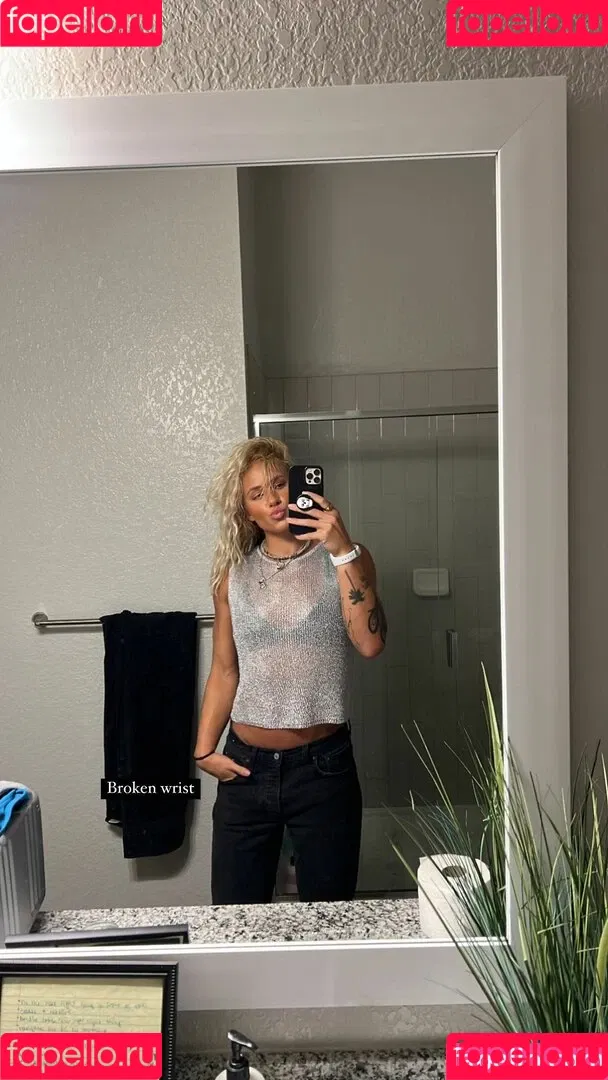 Sol Ruca Onlyfans Photo Gallery 