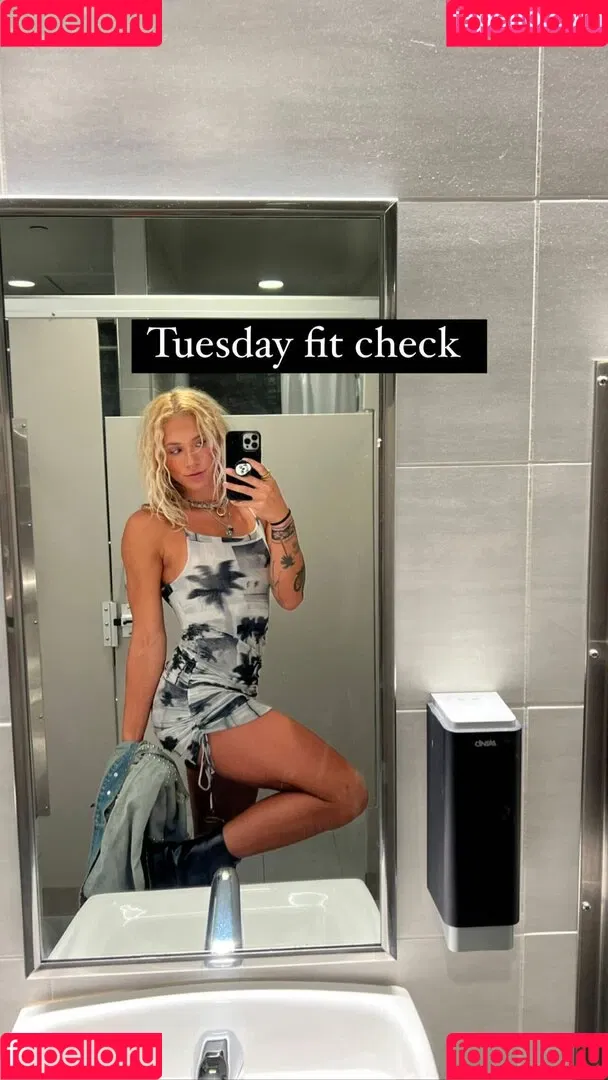 Sol Ruca Onlyfans Photo Gallery 