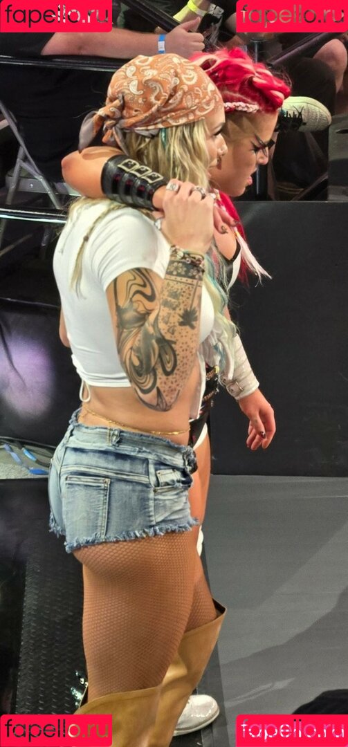 Sol Ruca Onlyfans Photo Gallery 