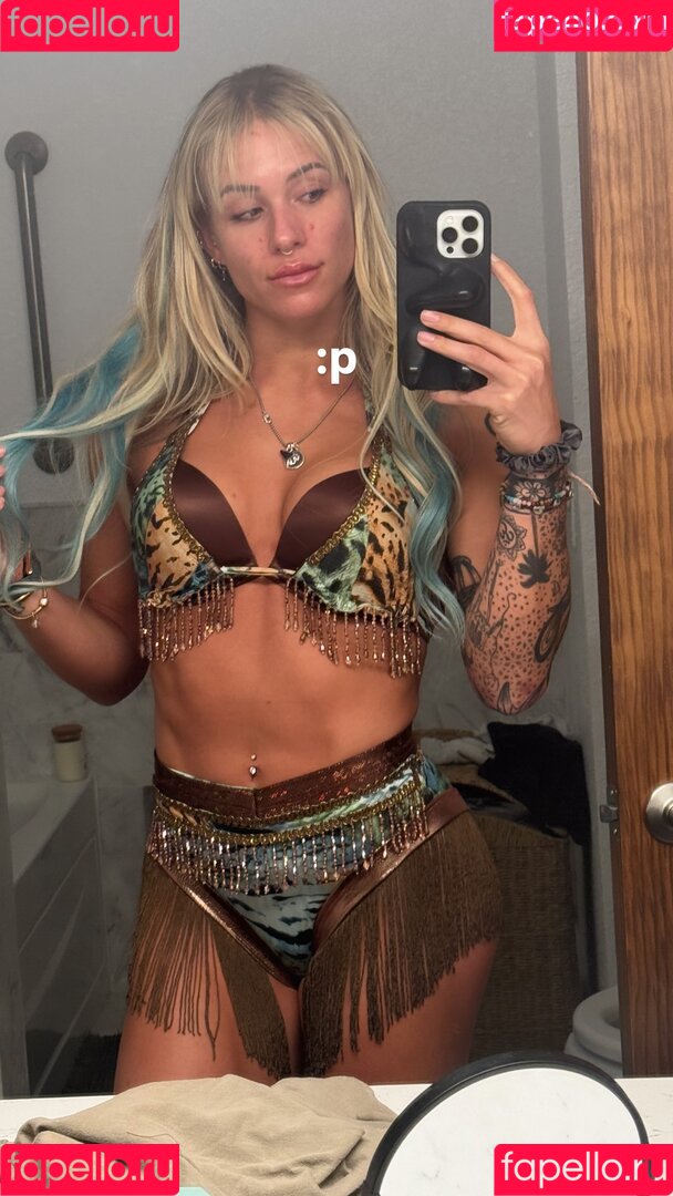 Sol Ruca Onlyfans Photo Gallery 