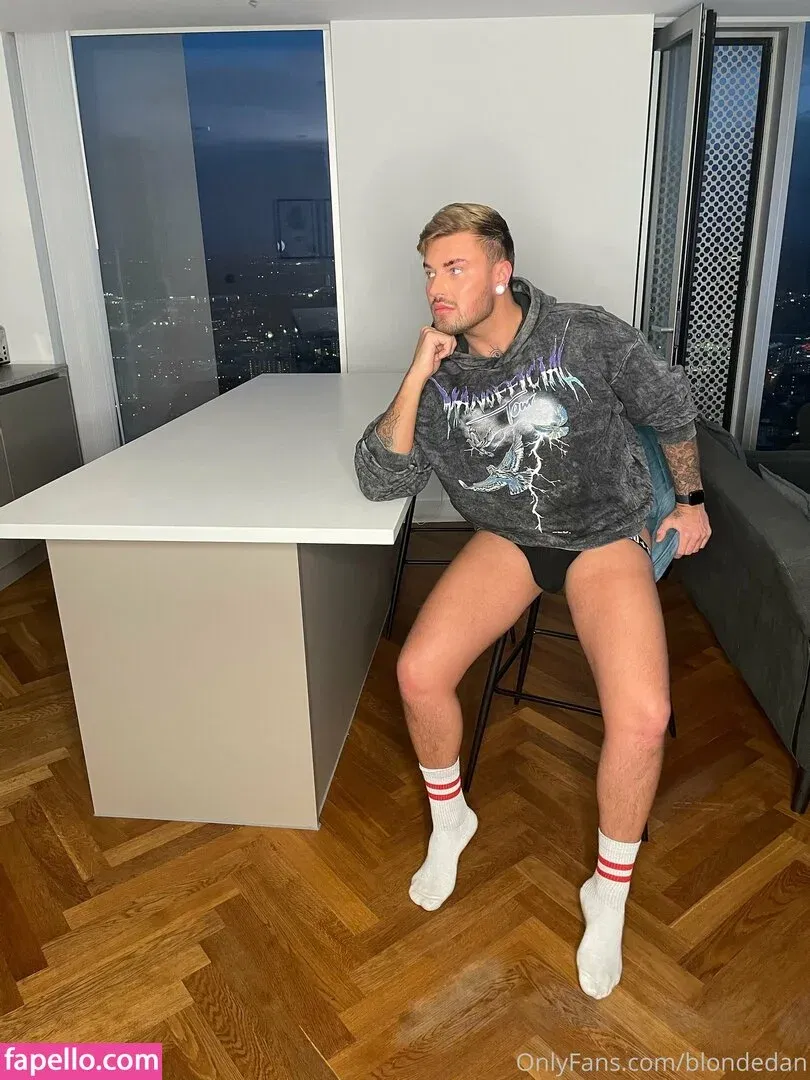 blondedan Onlyfans Photo Gallery 