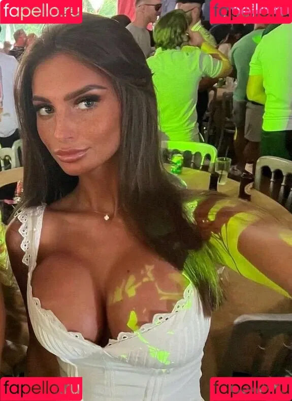 Maddy Cheary Onlyfans Photo Gallery 