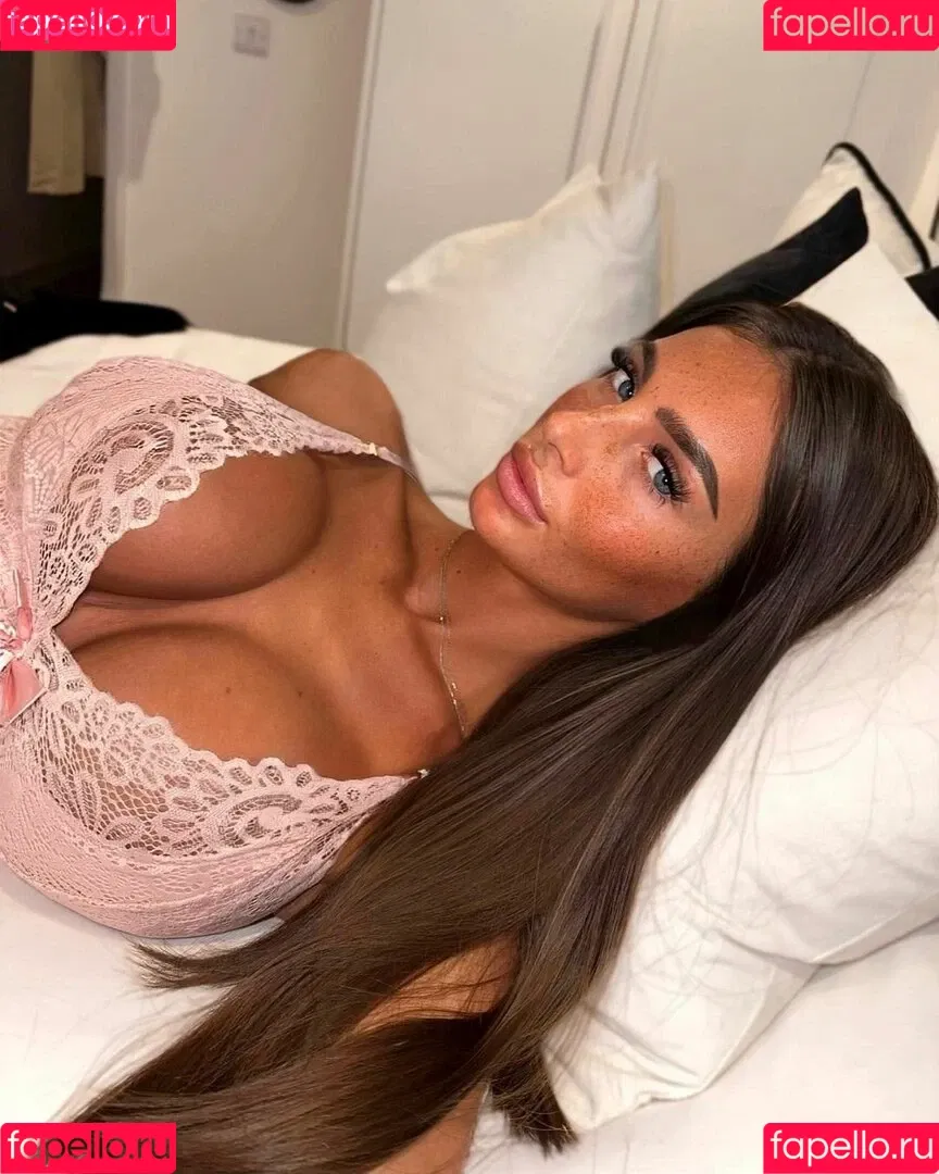 Maddy Cheary Onlyfans Photo Gallery 