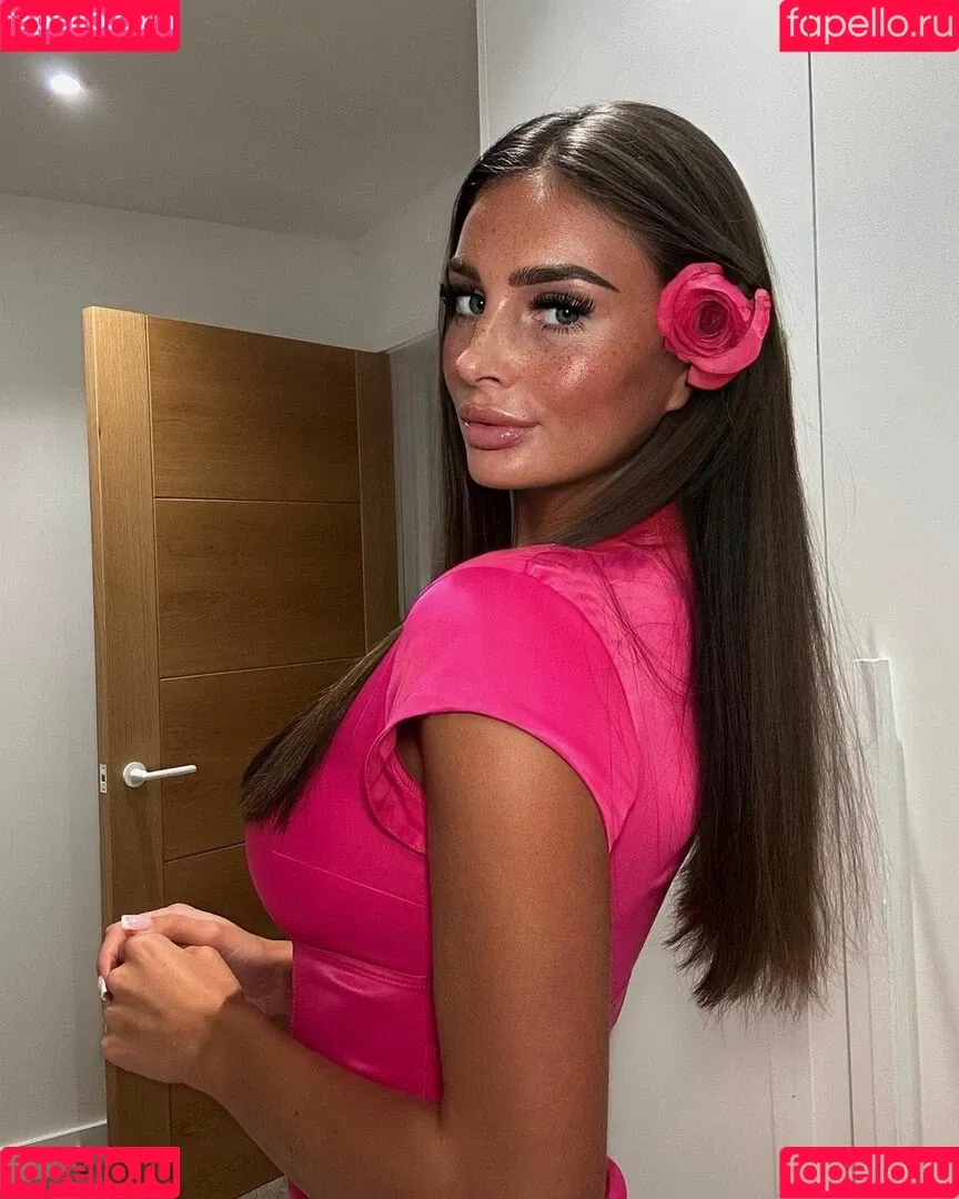 Maddy Cheary Onlyfans Photo Gallery 
