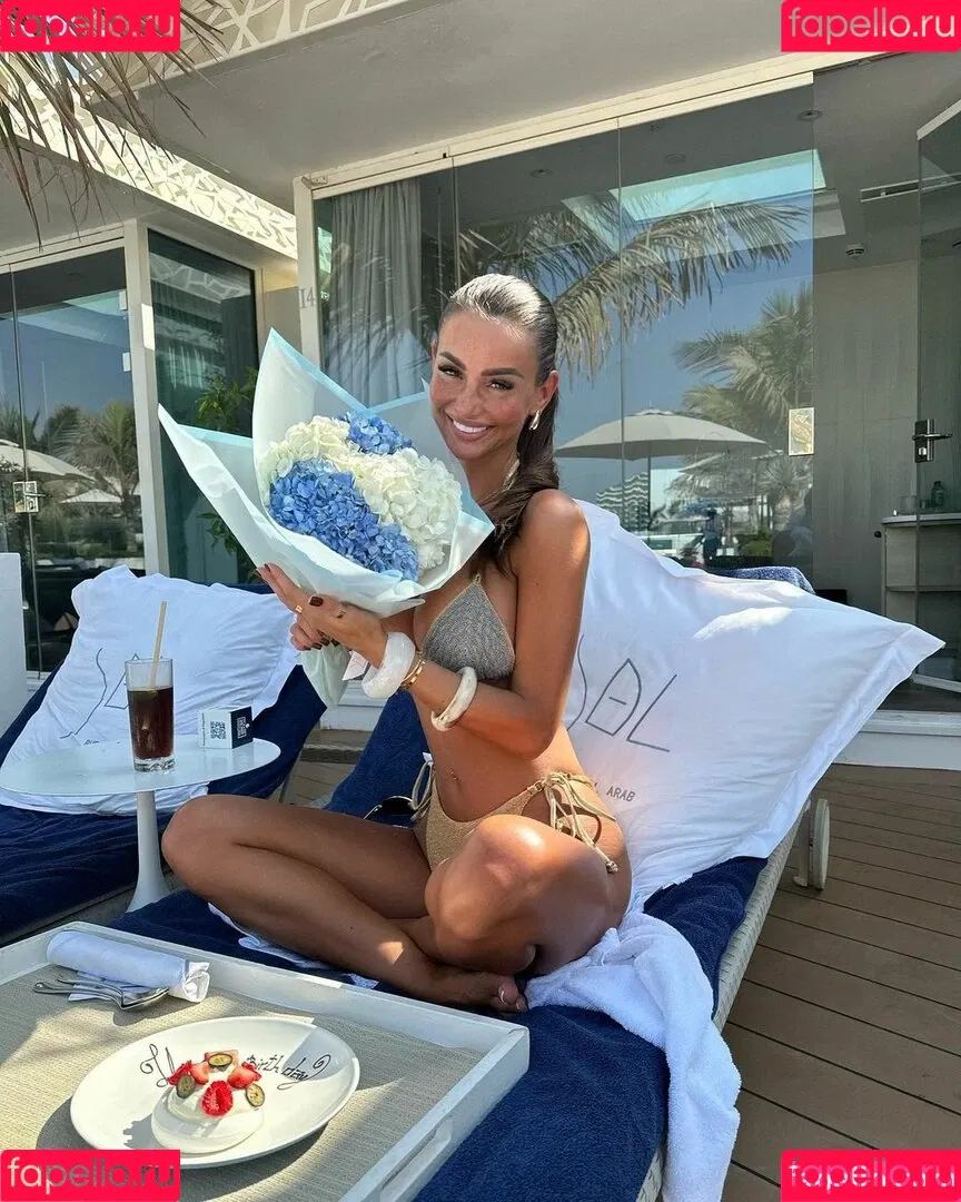 Maddy Cheary Onlyfans Photo Gallery 
