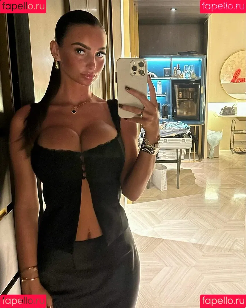 Maddy Cheary Onlyfans Photo Gallery 