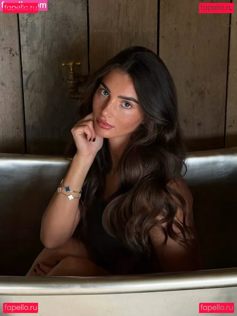 Maddy Cheary Onlyfans Photo Gallery 