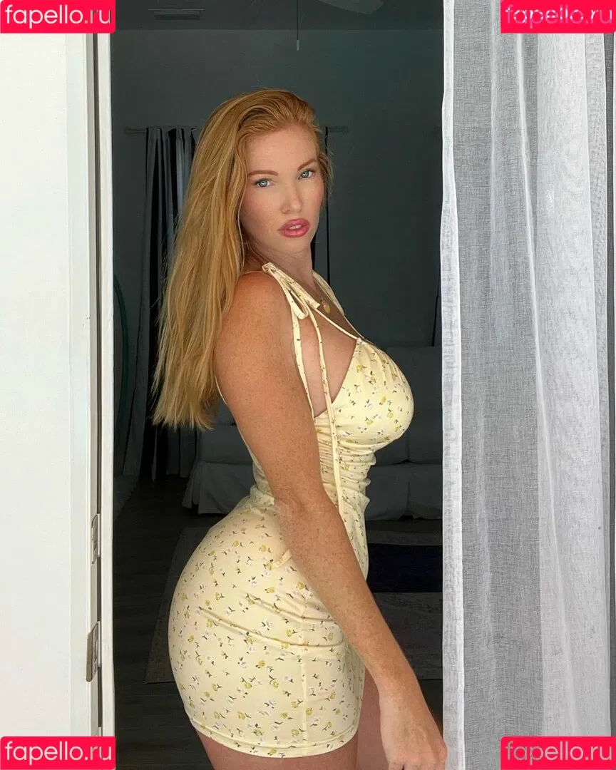 Elizabeth Ostrander Onlyfans Photo Gallery 