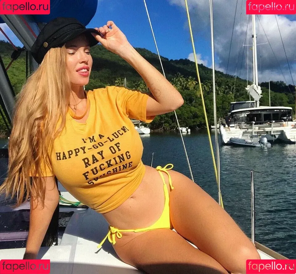 Elizabeth Ostrander Onlyfans Photo Gallery 