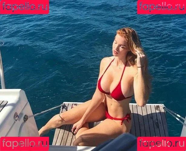 Elizabeth Ostrander Onlyfans Photo Gallery 