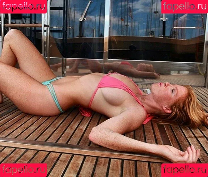 Elizabeth Ostrander Onlyfans Photo Gallery 