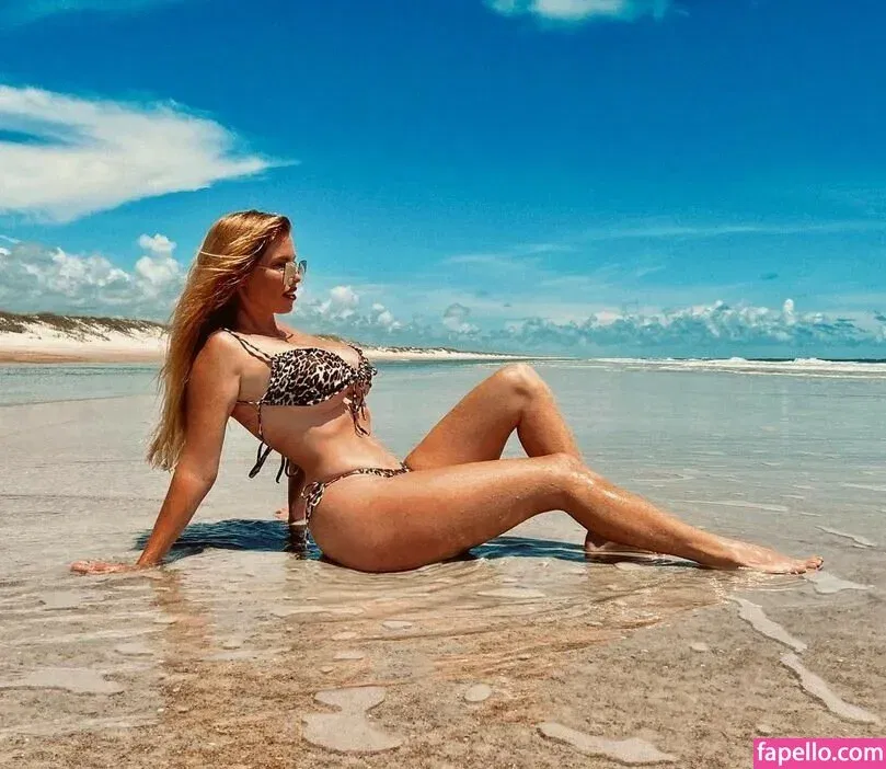 Elizabeth Ostrander Onlyfans Photo Gallery 