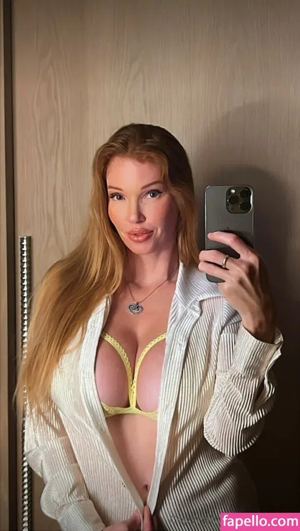 Elizabeth Ostrander Onlyfans Photo Gallery 