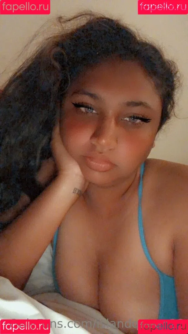 islandqueen23 Onlyfans Photo Gallery 