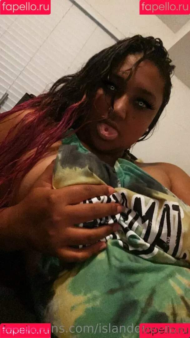 islandqueen23 Onlyfans Photo Gallery 