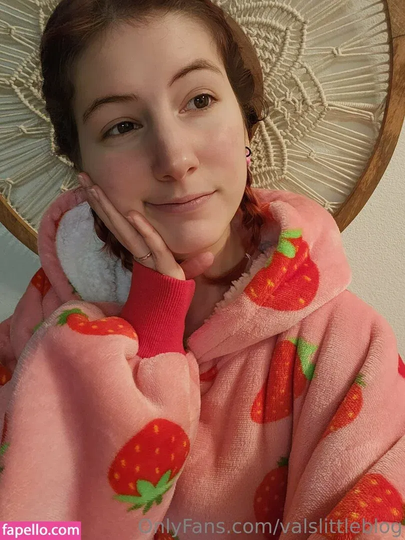 valvestia Onlyfans Photo Gallery 