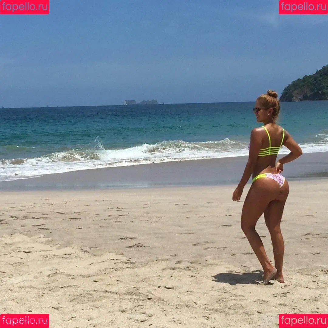 Ana Lucia Vega Onlyfans Photo Gallery 
