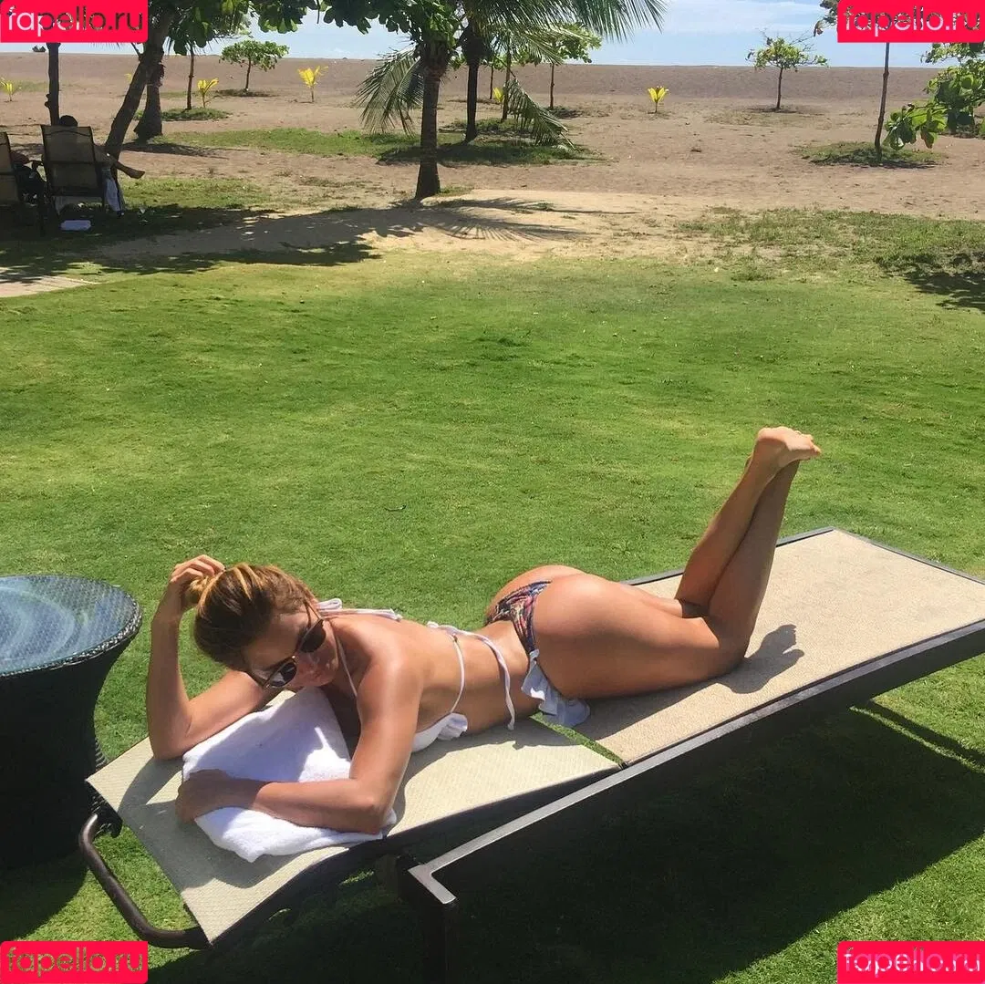 Ana Lucia Vega Onlyfans Photo Gallery 