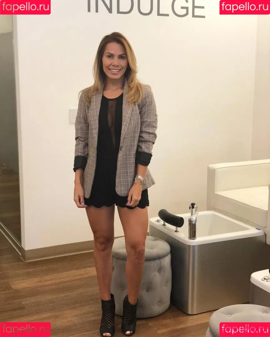 Ana Lucia Vega Onlyfans Photo Gallery 
