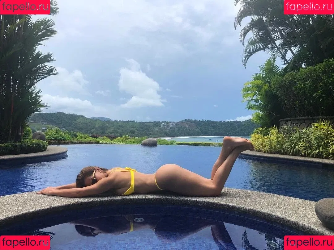 Ana Lucia Vega Onlyfans Photo Gallery 