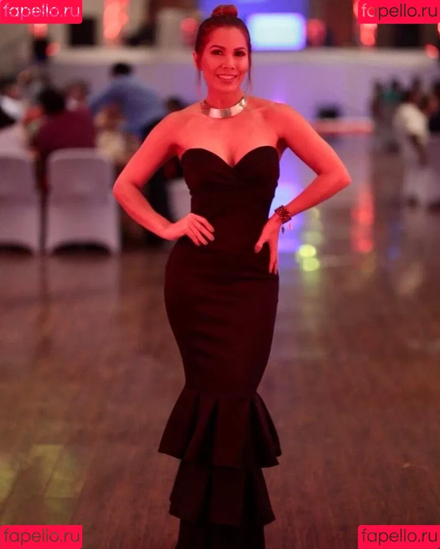 Ana Lucia Vega Onlyfans Photo Gallery 
