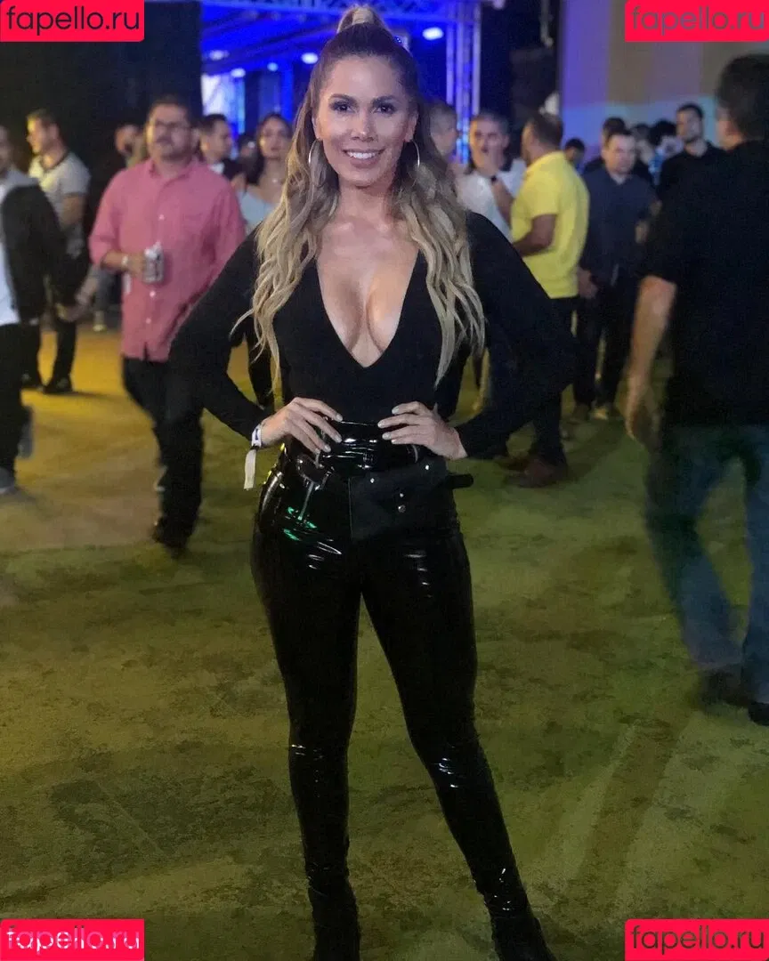 Ana Lucia Vega Onlyfans Photo Gallery 