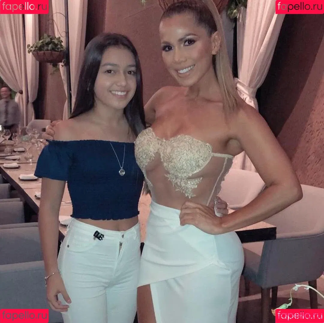 Ana Lucia Vega Onlyfans Photo Gallery 