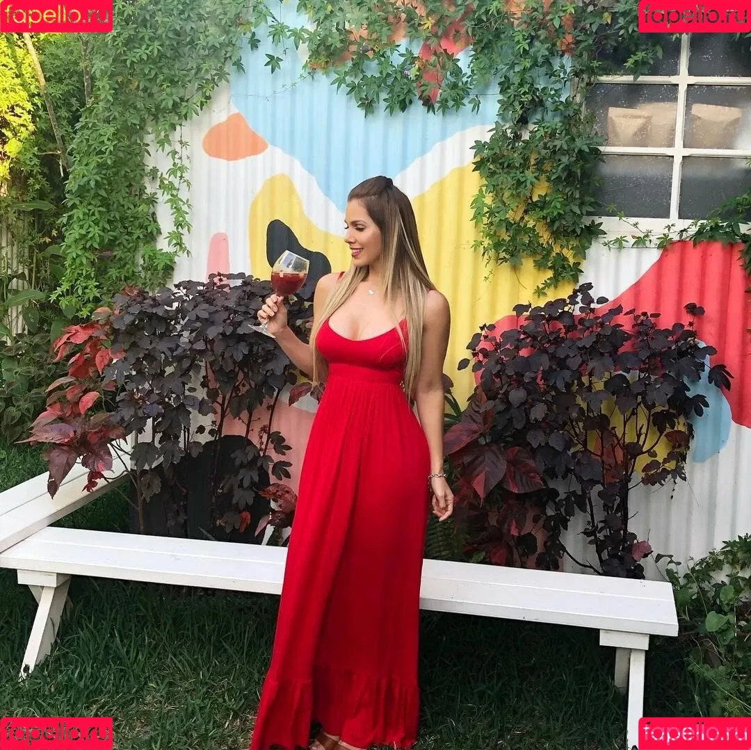 Ana Lucia Vega Onlyfans Photo Gallery 