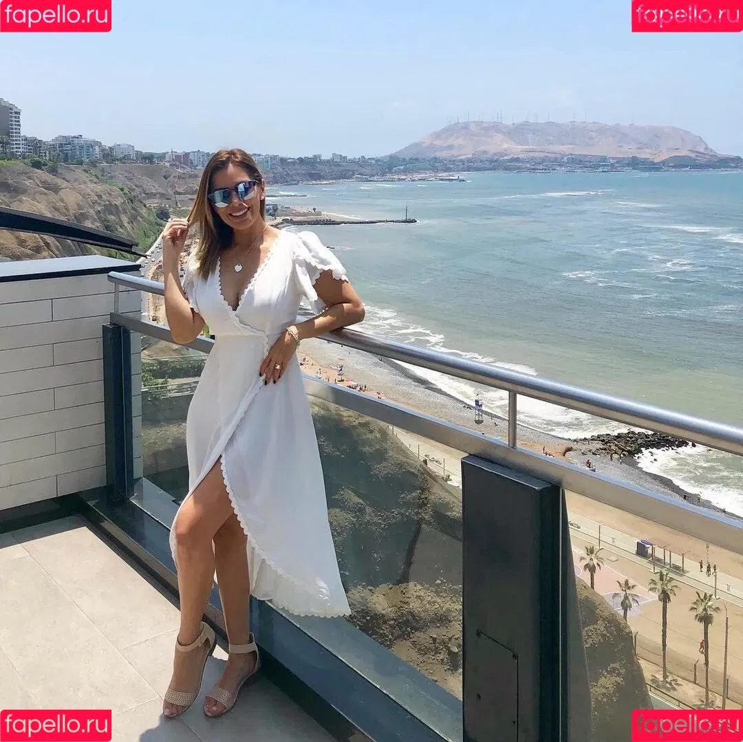 Ana Lucia Vega Onlyfans Photo Gallery 