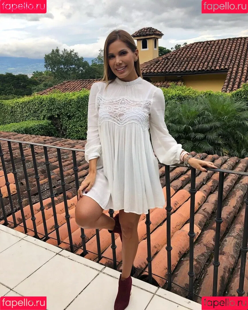 Ana Lucia Vega Onlyfans Photo Gallery 
