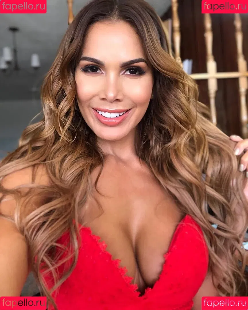 Ana Lucia Vega Onlyfans Photo Gallery 