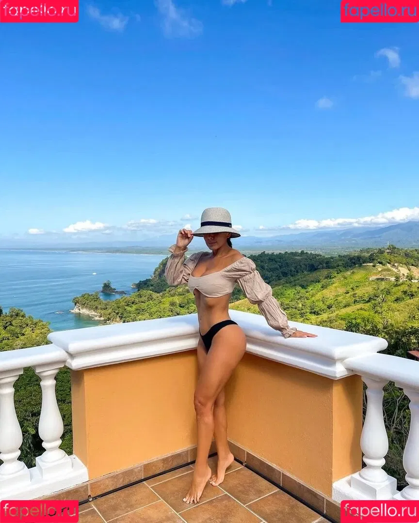 Ana Lucia Vega Onlyfans Photo Gallery 
