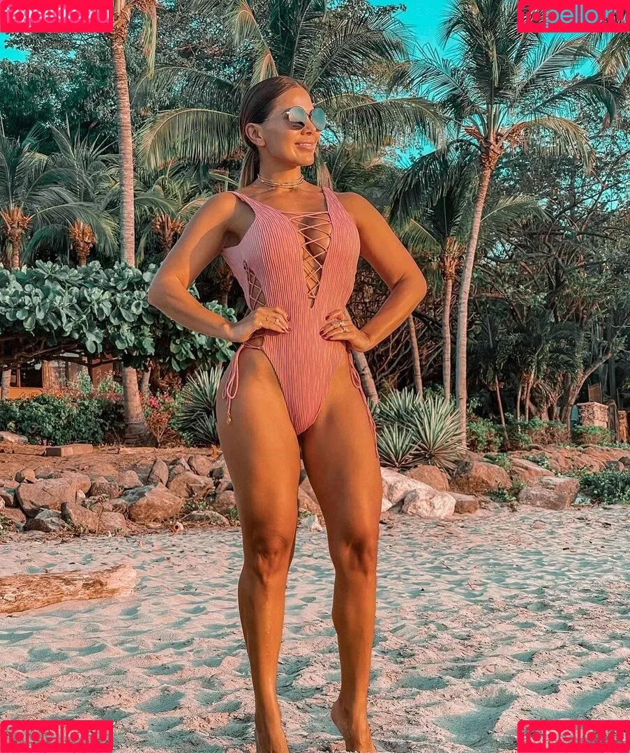 Ana Lucia Vega Onlyfans Photo Gallery 