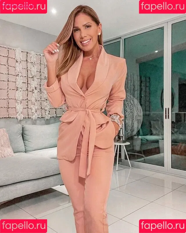 Ana Lucia Vega Onlyfans Photo Gallery 