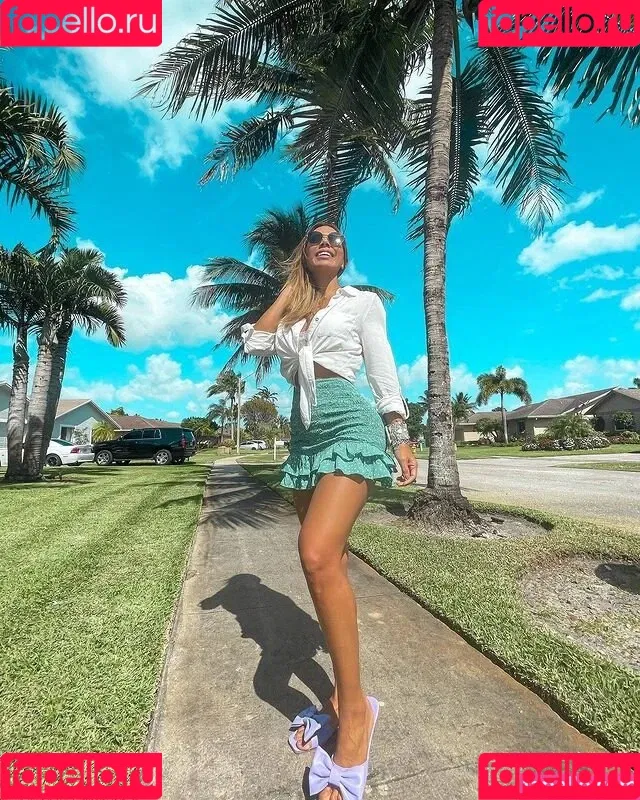 Ana Lucia Vega Onlyfans Photo Gallery 