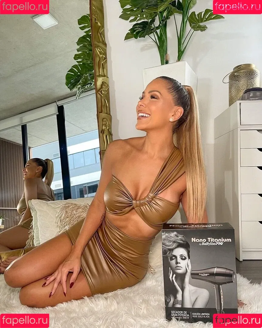 Ana Lucia Vega Onlyfans Photo Gallery 