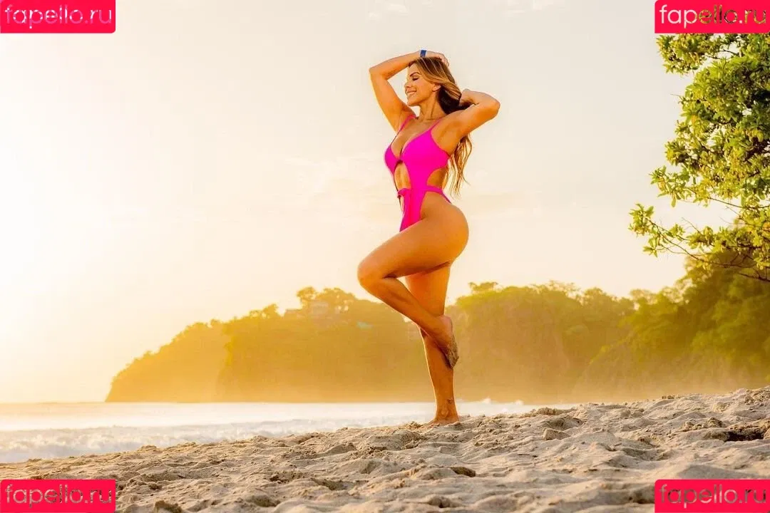 Ana Lucia Vega Onlyfans Photo Gallery 