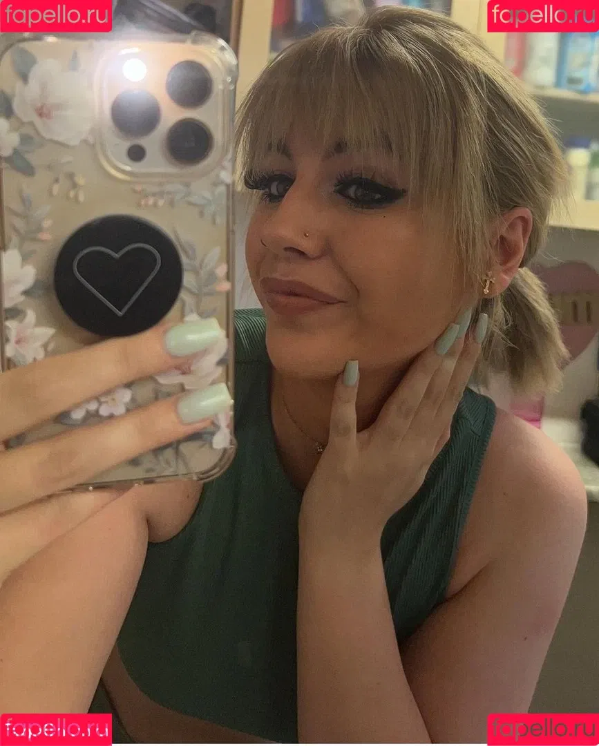 Megann22 Onlyfans Photo Gallery 